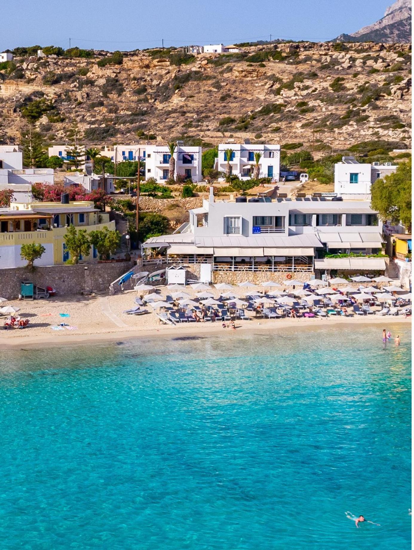 Le Grand Bleu Studios & Apartments Lefkos  エクステリア 写真