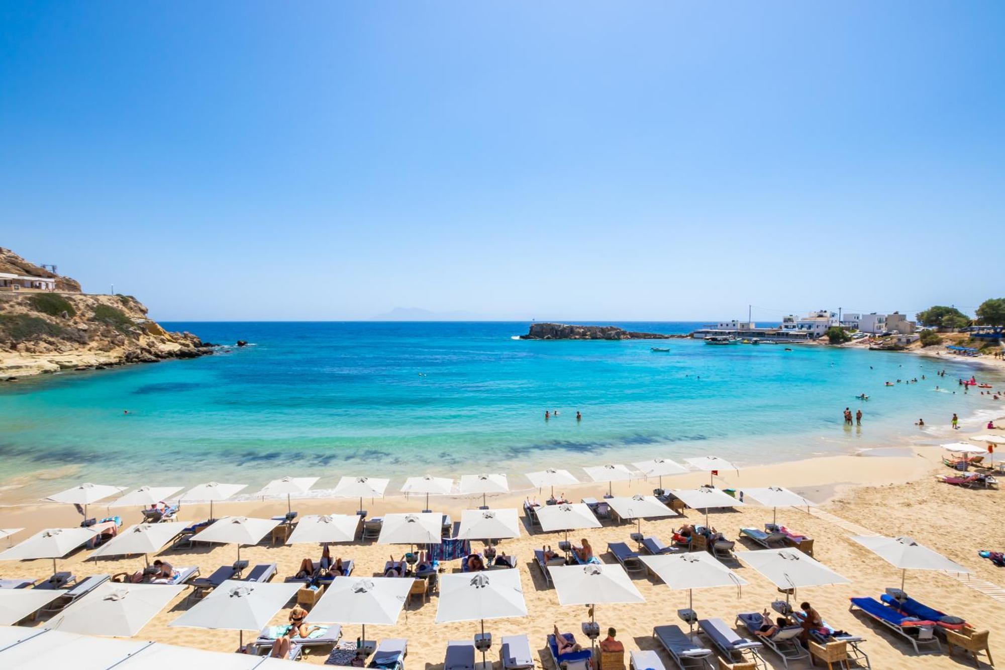 Le Grand Bleu Studios & Apartments Lefkos  部屋 写真